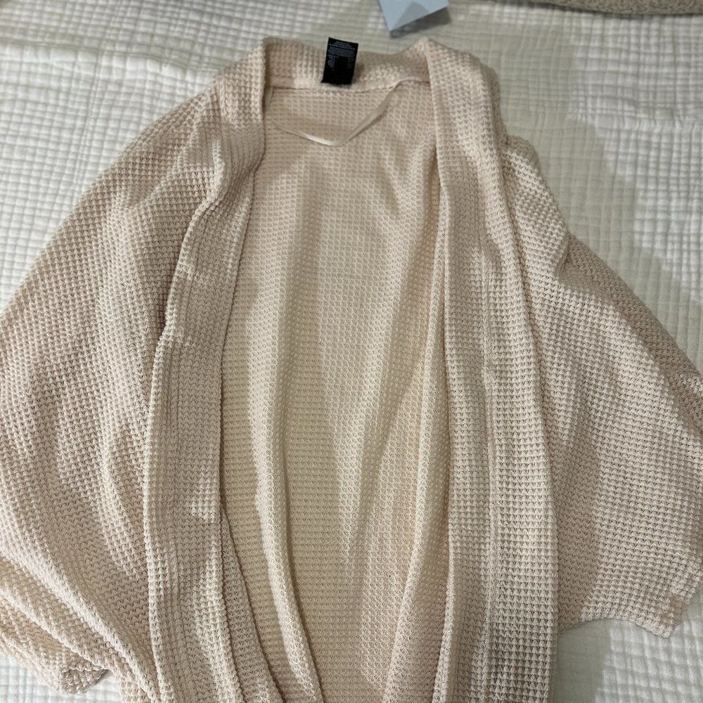 Express Cream Short Sleeve Cardigan